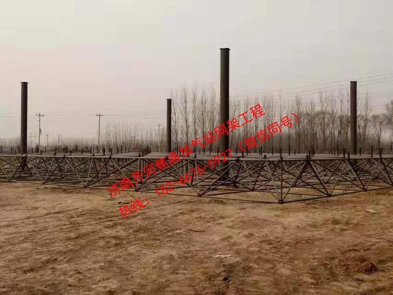 网架高空散装法是指小拼单元或散件在设计位置